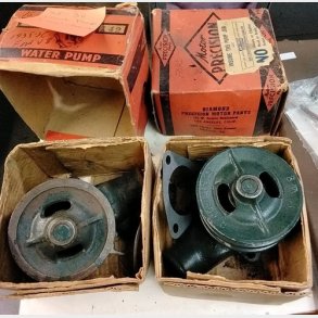 Vandpumpe s�t til �rgang 1935 & 1936 Ford Trucks 221 V8 NOS water pump double pulley set