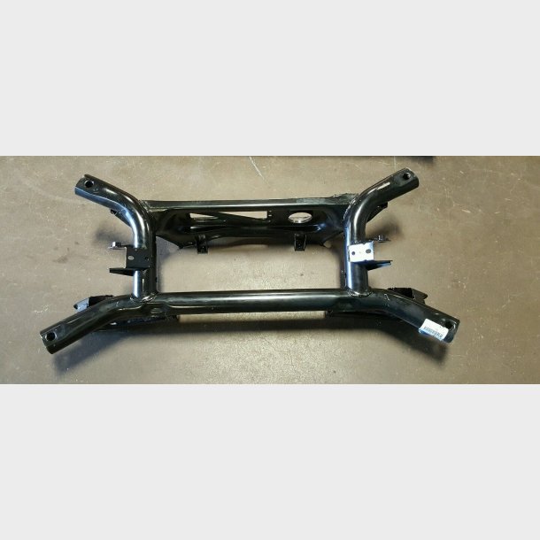 Bagbro / Crossmember Dodge Caliper, Jeep Compass/Patriot 2007 til 2017 (Mopar 68211933AB)