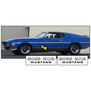 Decals / klistermrke BOSS 302 i mat sort St m. 2 stk. Mustang 1971 (Automotive Graphics 837-22)