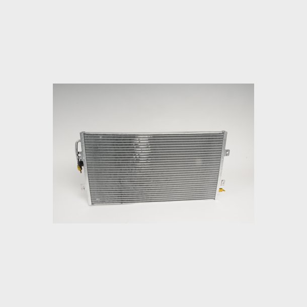 A/C k�ler Chevrolet Astro 1995 til 2000 (Condensor AC Delco 15-6816 - Spectre 74622 - 7-4622)