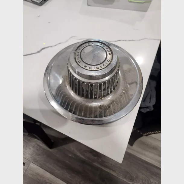 Centerkapsel brugt OE 1968-1982 Chevrolet Rally Wheel Center Caps