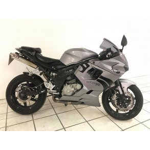 Hyosung GT650R med 79 hk rgang 2006 kun krt 4.500 km. faceliftet til 2014 model