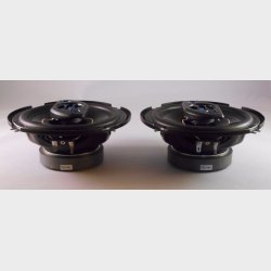 H�jtaler s�t med 2 stk. 6.5" - 6.75" 3-WAY Speakers 200 Watt