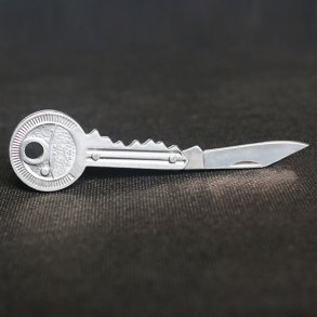 Lommekniv udformet som nglering & passer perfekt i ngle bundtet (KeyShaped Folding Knife 66837)