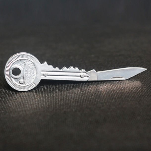 Lommekniv udformet som n�glering &amp; passer perfekt i n�gle bundtet (KeyShaped Folding Knife 66837)