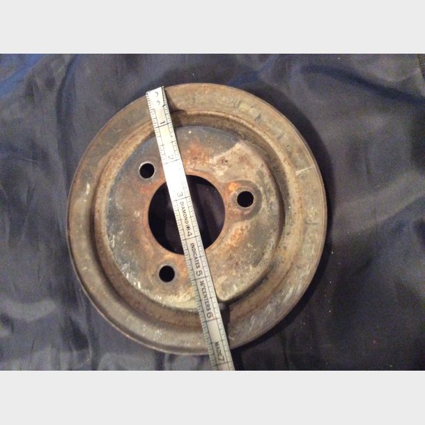 Remskive nederst m. 3 mont. huller Ford 390 Brugt (C8AE-6A312-B)